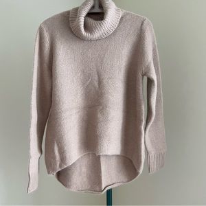 Rhie Sweater